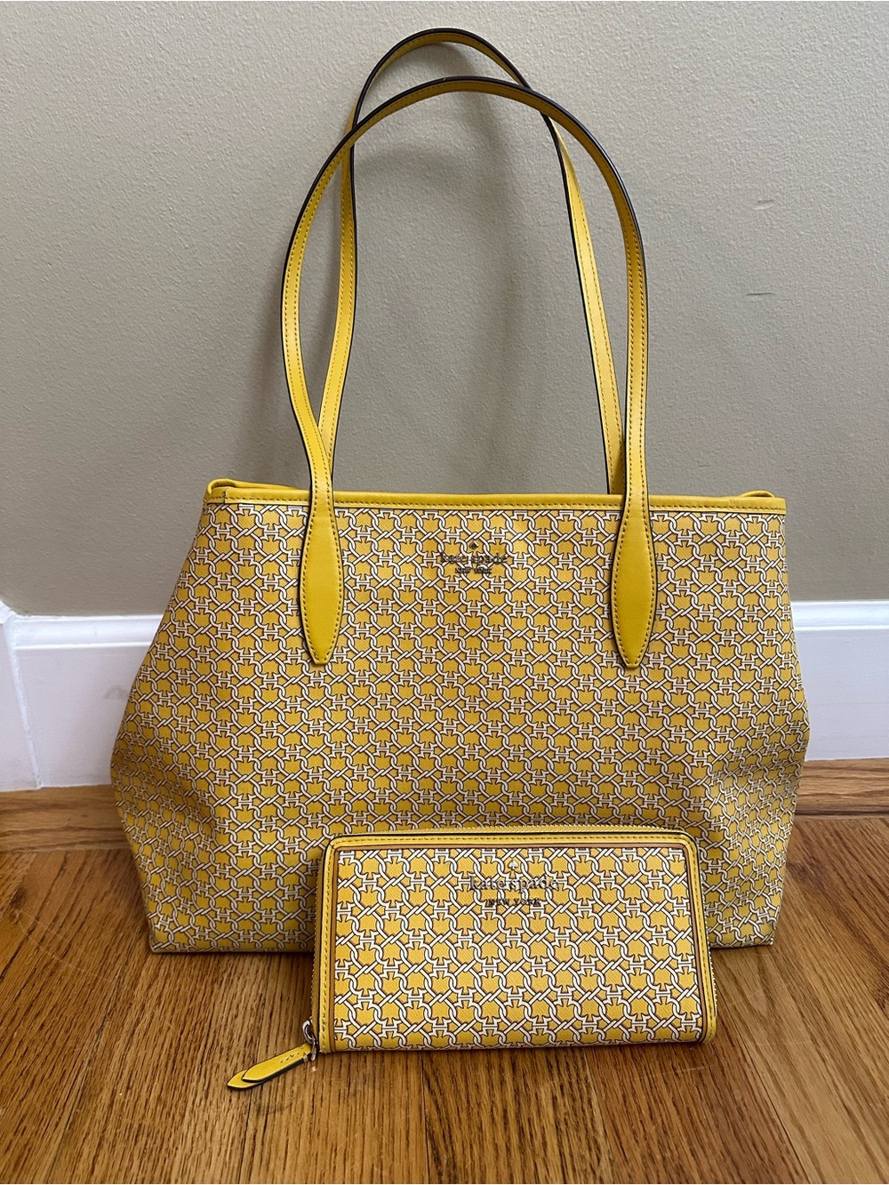 Kate Spade Link Tote Bag & Matching Large Wallet Set Yellow Multi